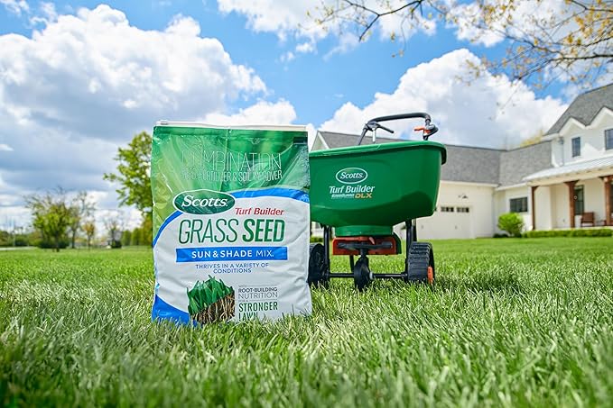 Scotts Turf Builder Grass Seed Sun and Shade Mix - Grass Seed Plus Lawn Fertilizer and Soil Improver, Covers Up To 6,400 sq. ft., 16 lb.