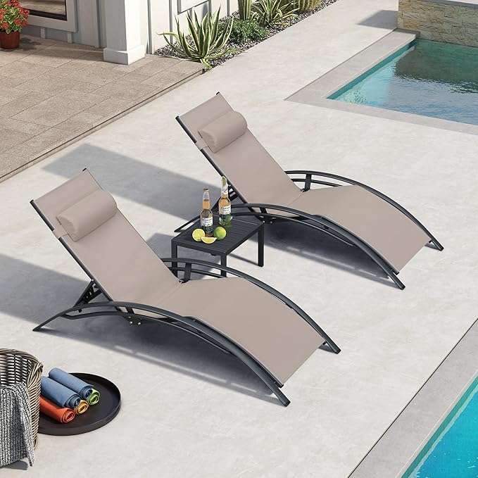 PURPLE LEAF Patio Chaise Lounge Set of 3 Outdoor Lounge Chair Beach Pool Sunbathing Lawn Lounger Recliner Outside Tanning Chairs with Arm for All Weather, Side Table Included, Taupe